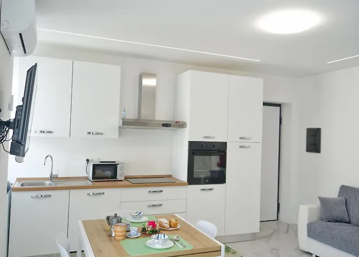 Fortuna Qyra - Luminoso A Due Passi Dalla *